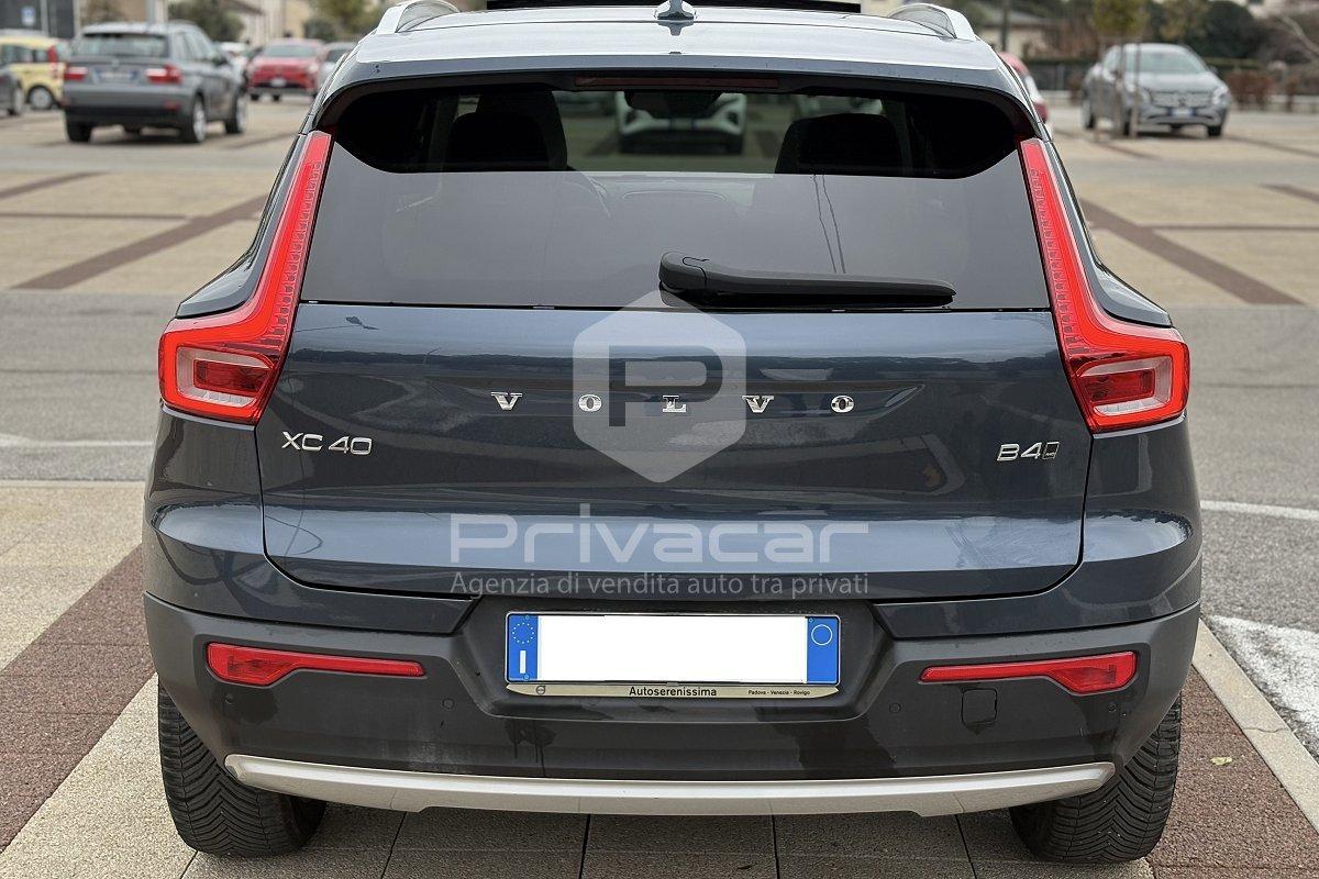 VOLVO XC40 B4 AWD Geartronic Momentum Pro