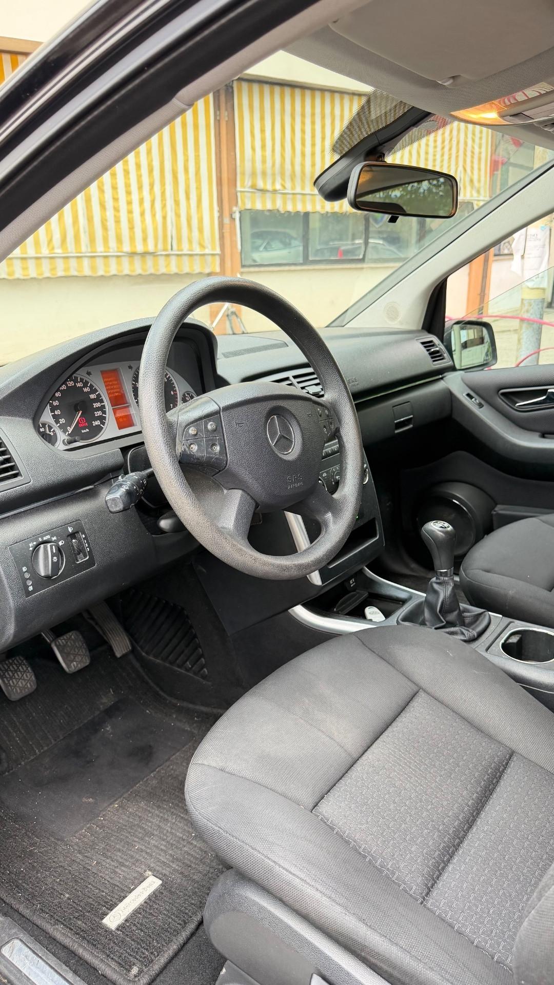 Mercedes-benz B 180 BlueEFFICIENCY Sport