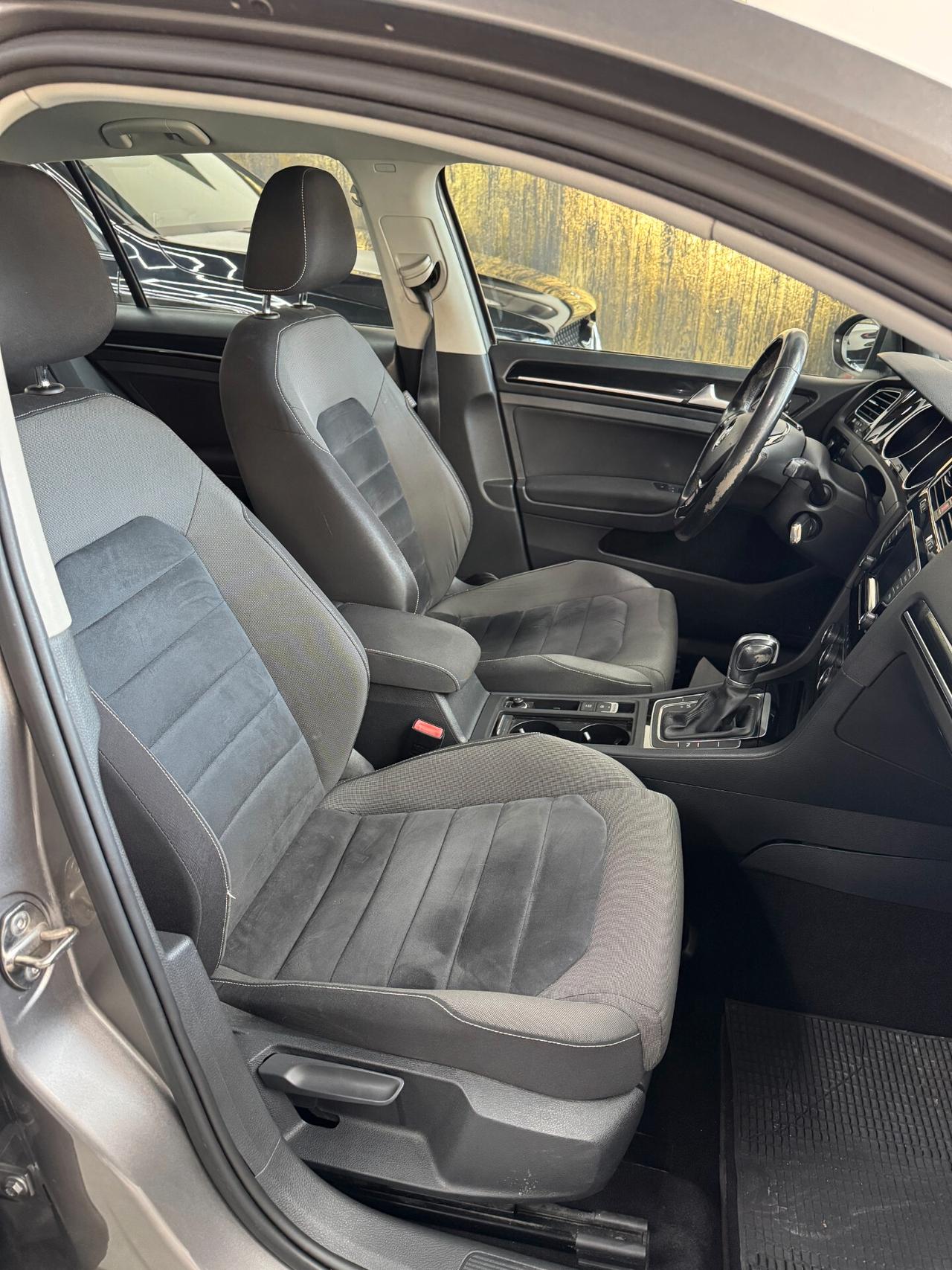 Volkswagen Golf Business 1.6 TDI DSG 5p. Highline BlueMotion Technology