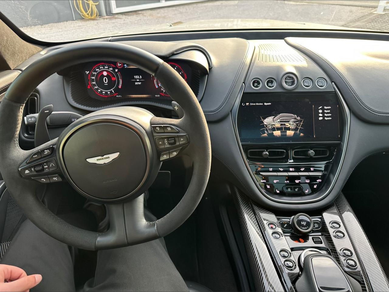 Aston Martin DBX DBX707