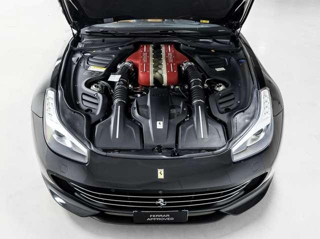 Ferrari GTC4 Lusso V12