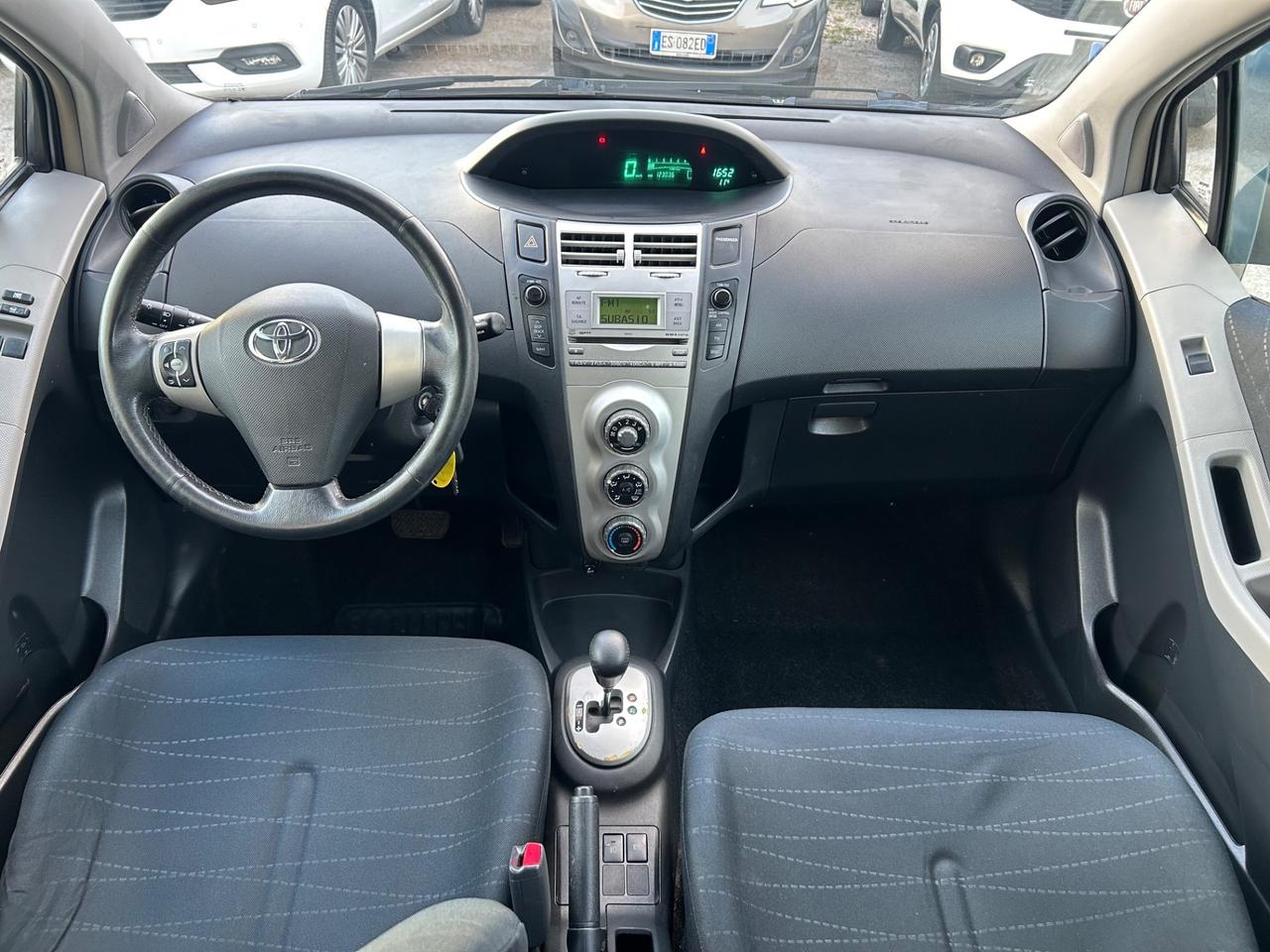 Toyota Yaris 1.3 5 porte cambio Automatico 123000kn