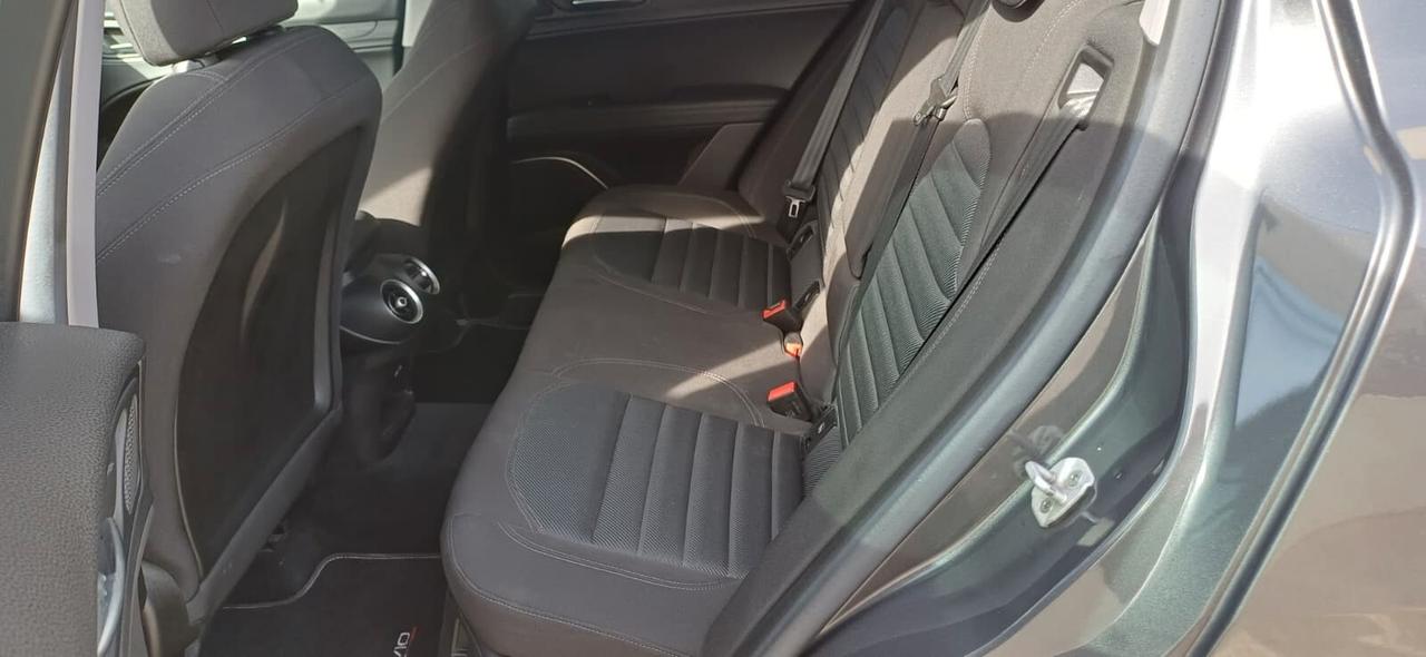 Alfa Romeo Stelvio 2.2 Turbodiesel 160 CV AT8 RWD Business