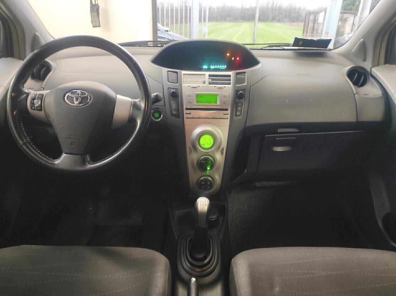 Toyota Yaris 1.0 5 porte Sol