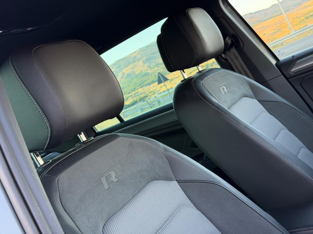 Volkswagen Tiguan 2.0 TDI 150cv DSG 4MOTION R-Line