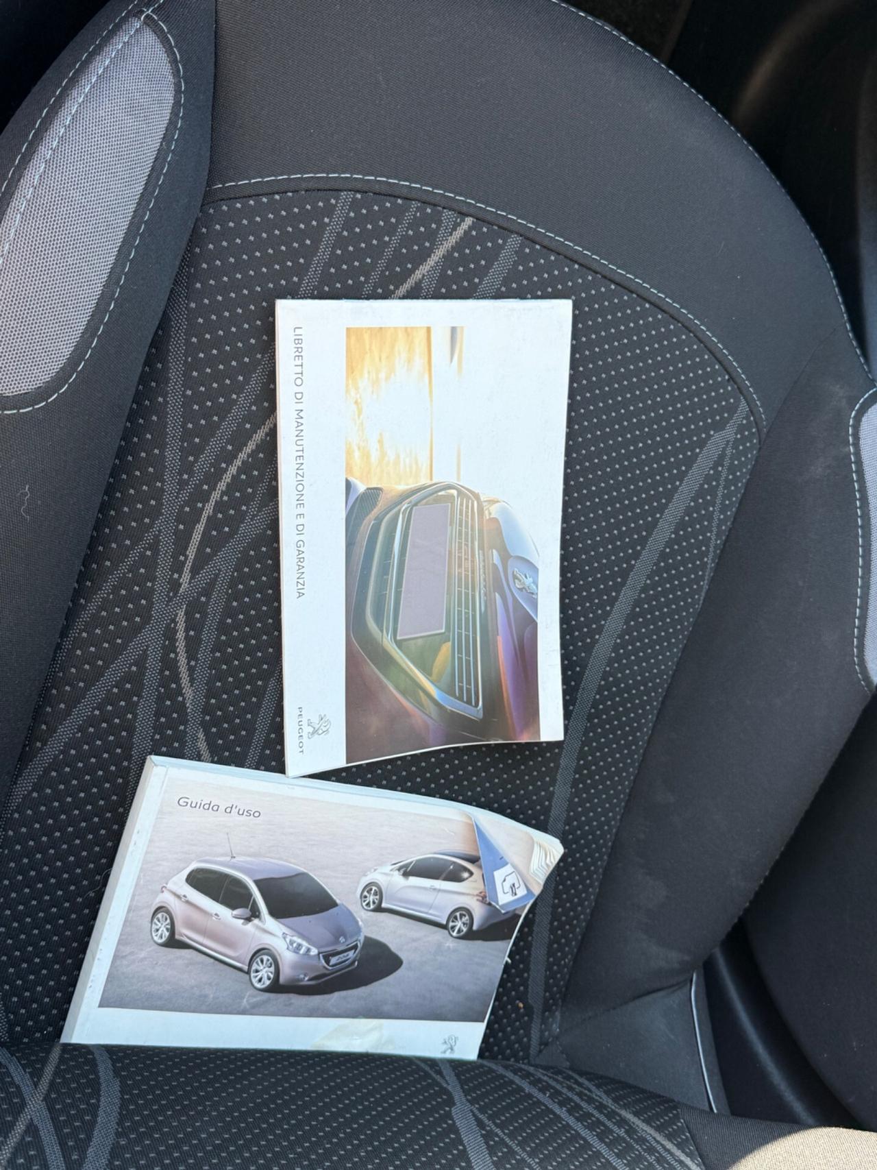 Peugeot 208 TAGLIANDI CERTIFICATI 1.4 HDi 68 CV 5 porte Active