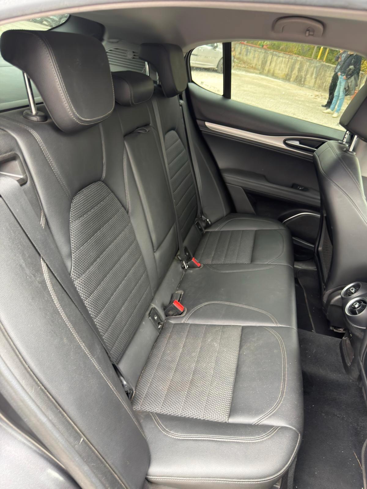 Alfa Romeo Stelvio 2.2 Turbodiesel 210 CV AT8 Q4 Executive
