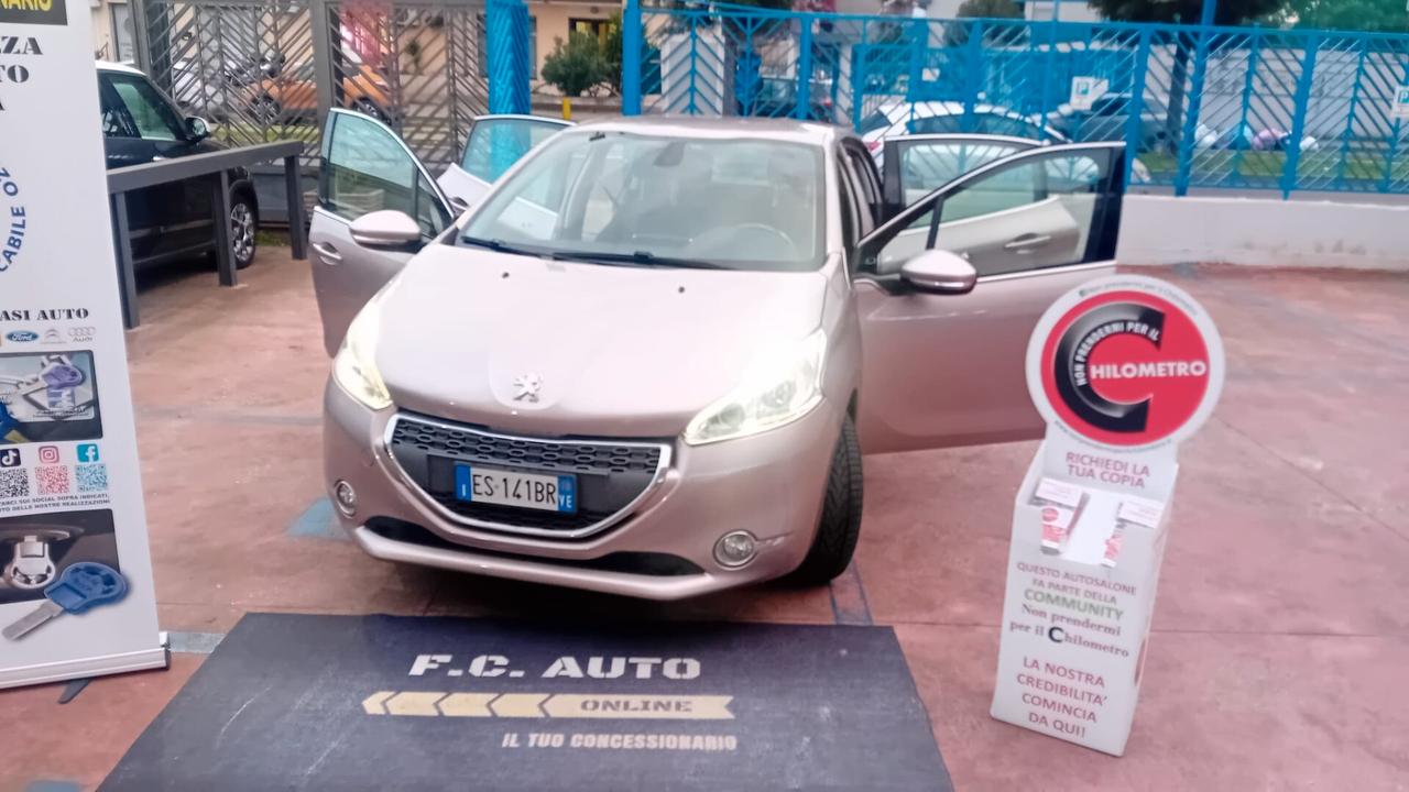 Peugeot 208 1.4 HDi 68 CV 5 porte Allure