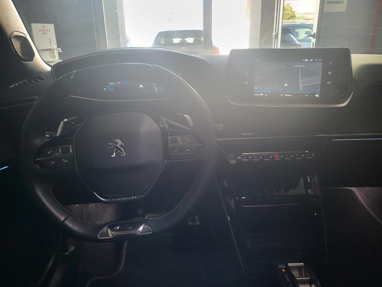 Peugeot 2008 BlueHDi 130 S&S EAT8 GT+navi+bixeno