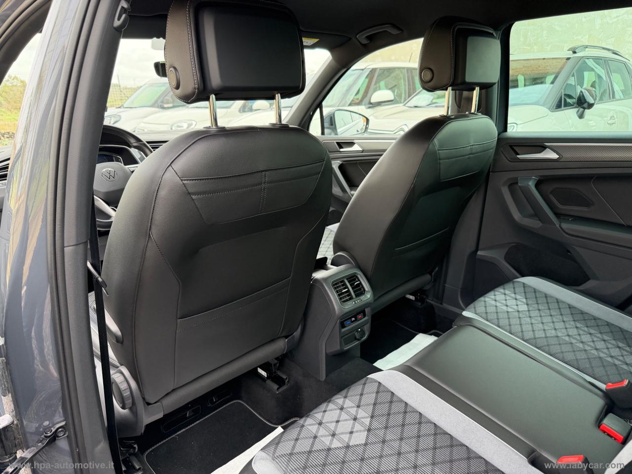 VOLKSWAGEN Tiguan 2.0TDI R-LINE FULL LED NAVI AID ACTIVE INFO DISPLAY PELLE RETROCAMERA