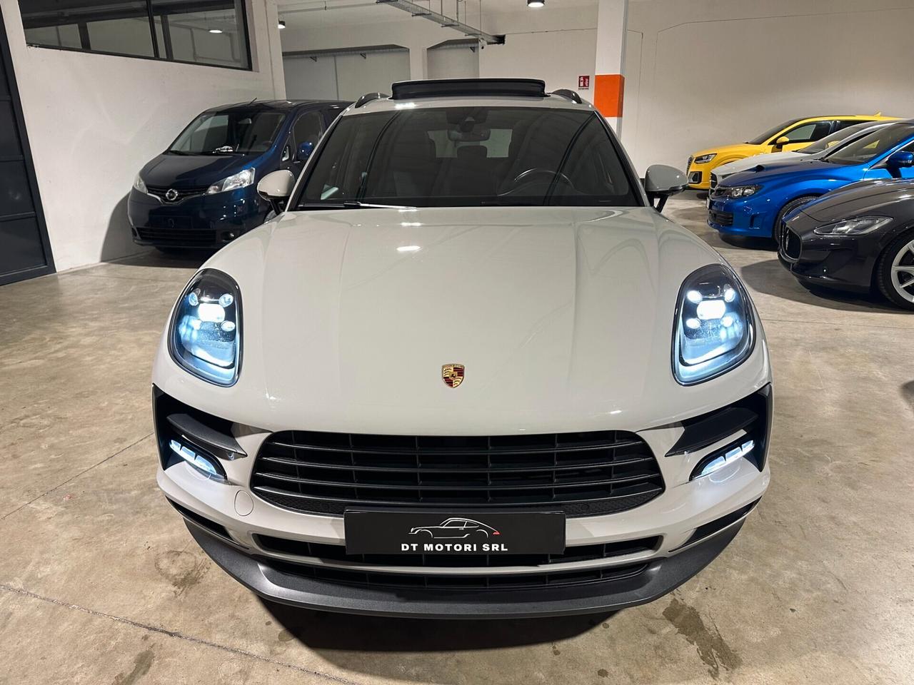 Porsche Macan 2.0 TETTO - PASM RETROCAMERA TAGLIANDI UFF.