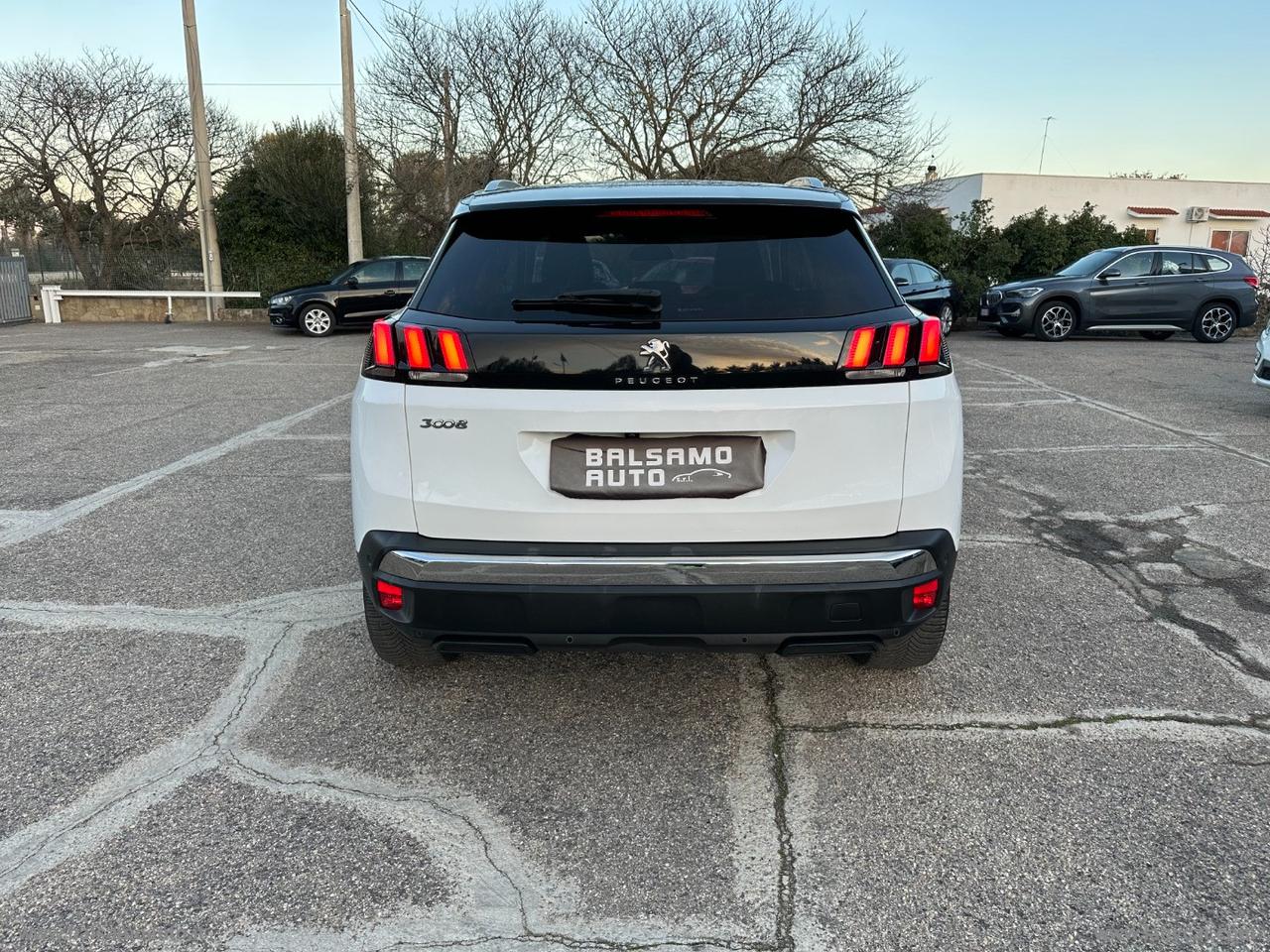 PEUGEOT 3008 BlueHDi 130 S&S Allure