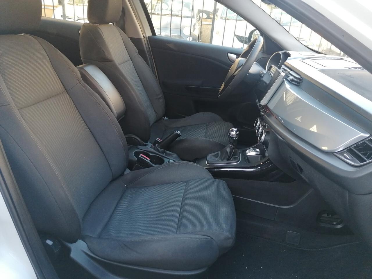 Alfa Giulietta 2.0 JTDm 140 CV Progression Navy