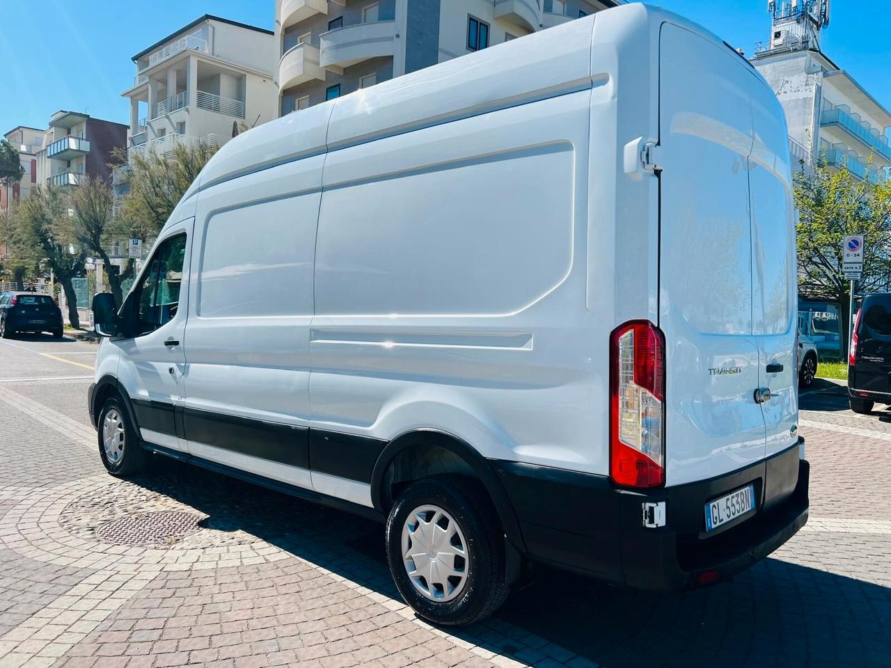 Ford TRANSIT 2.0 BLUEHDI 17CV L3H3 +IVA