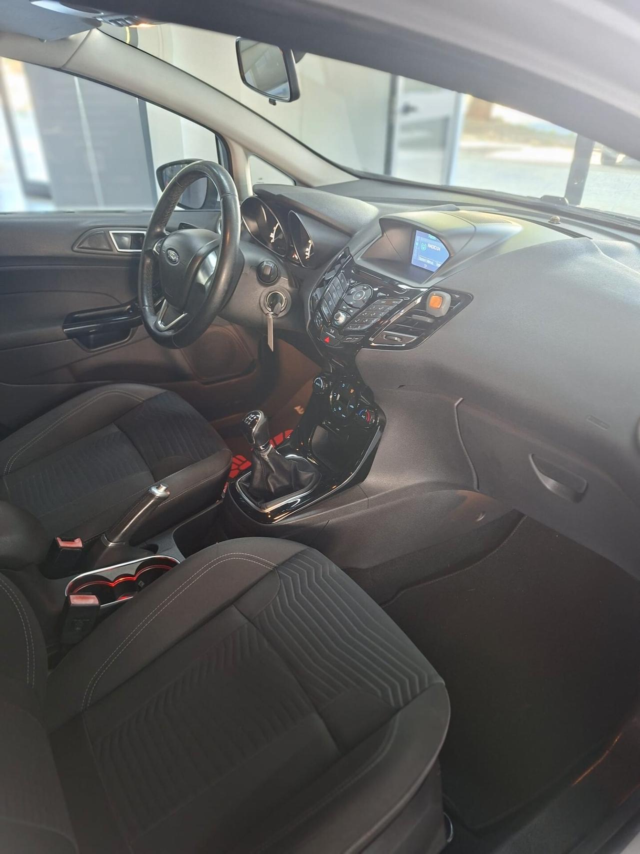 Ford Fiesta 1.5 TDCi 75CV 5 porte Titanium