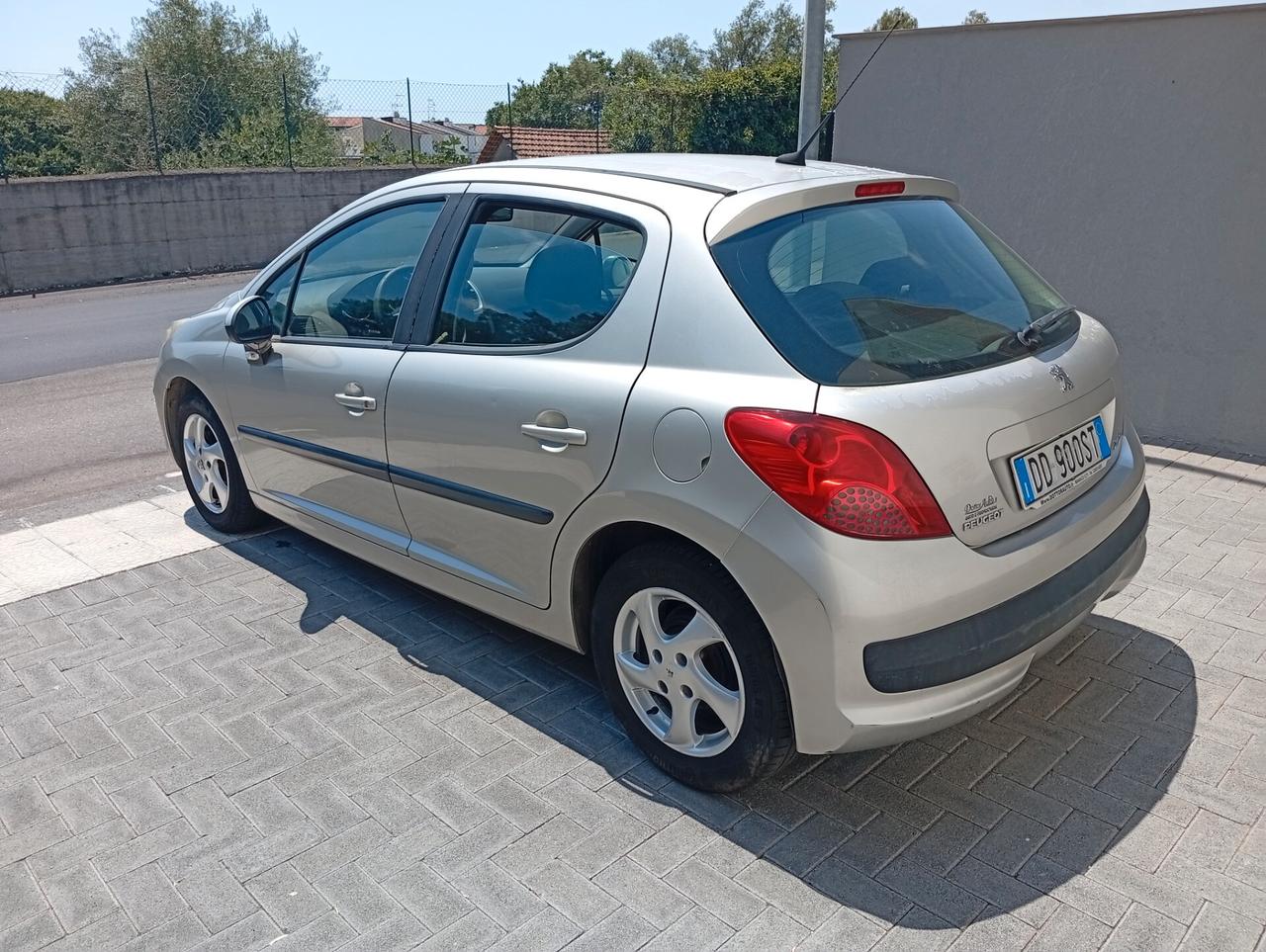 Peugeot 207 1.4 HDi 70CV 5p. ONE Line