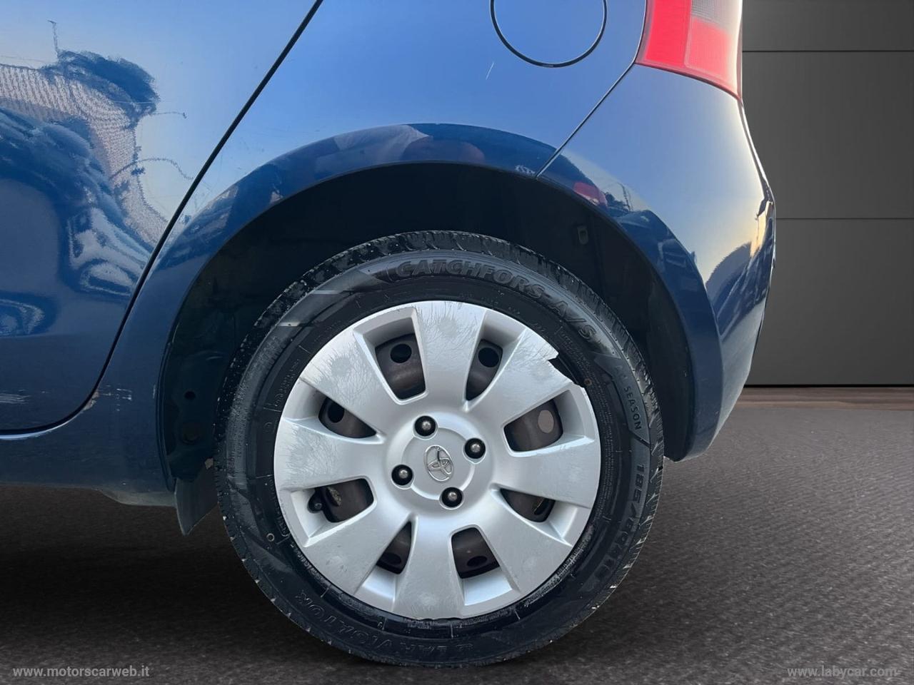 TOYOTA Yaris 1.0 5p.