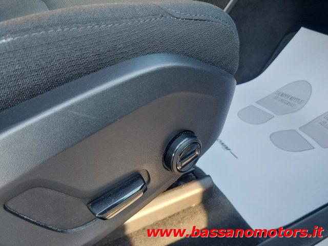 VOLVO XC60 B4 (d) AWD Geartronic Momentum Pro PROMO PRIMAVERA