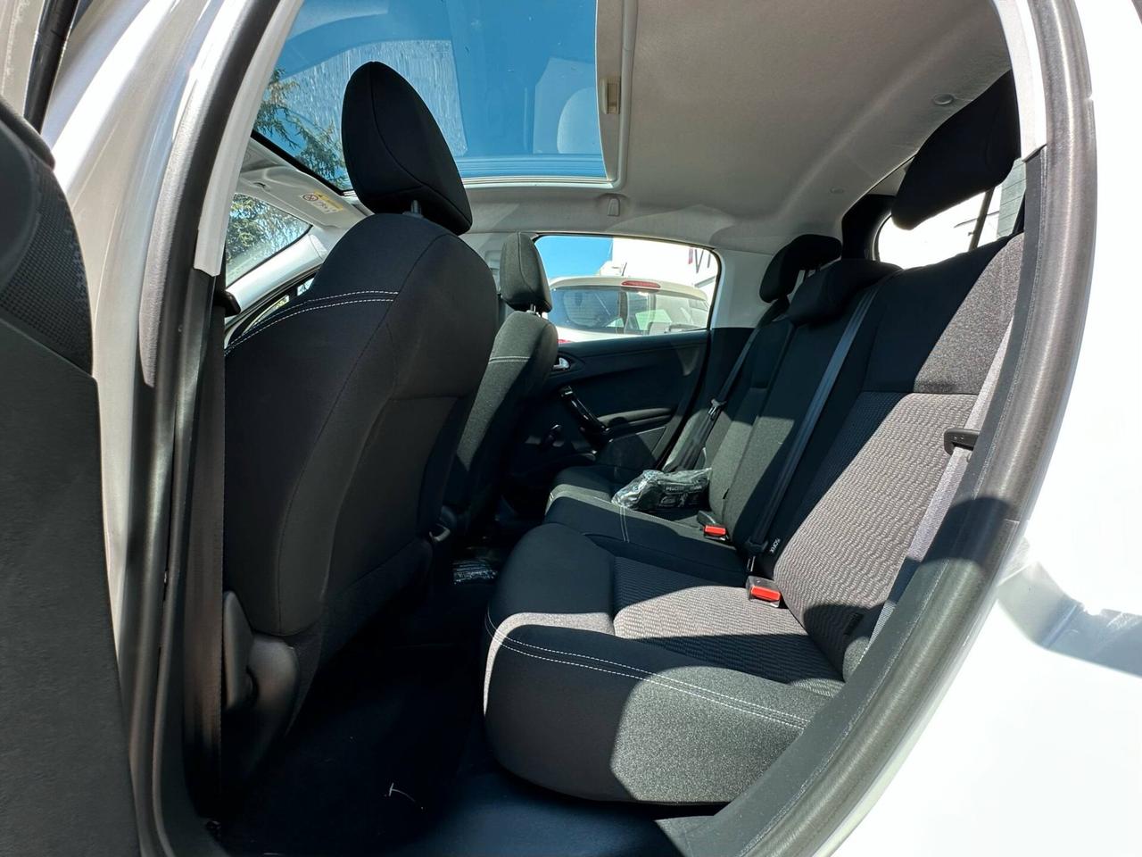 Peugeot 208 BlueHDi 75 5 porte Allure