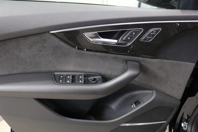 AUDI SQ8 TDI quattro tiptronic