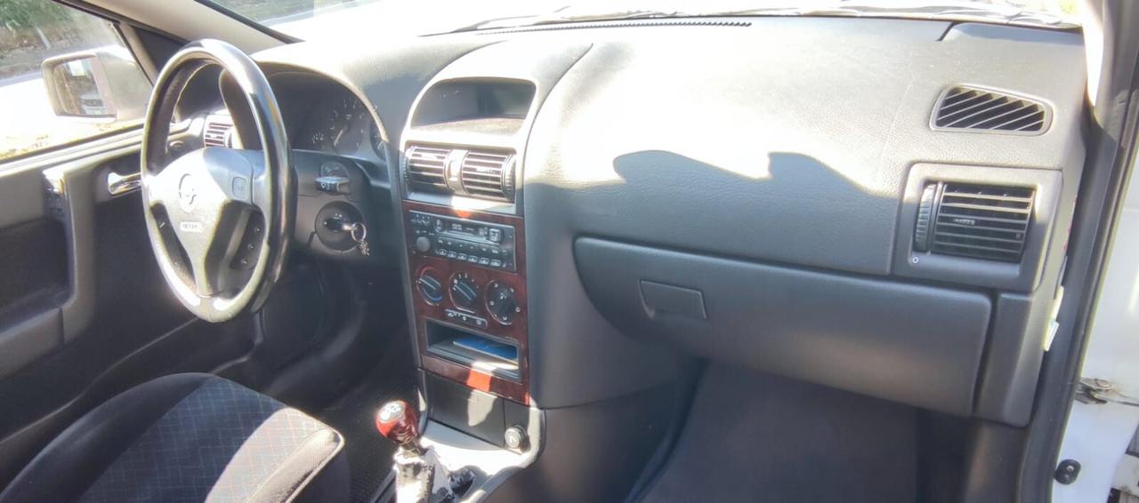 Opel Astra 1.4i 16V cat 5 porte Club