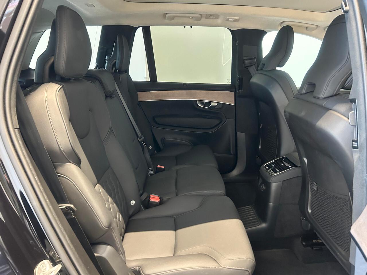 Volvo XC 90 T8 Plug-in hybrid AWD automatico 7 posti Ultra Dark