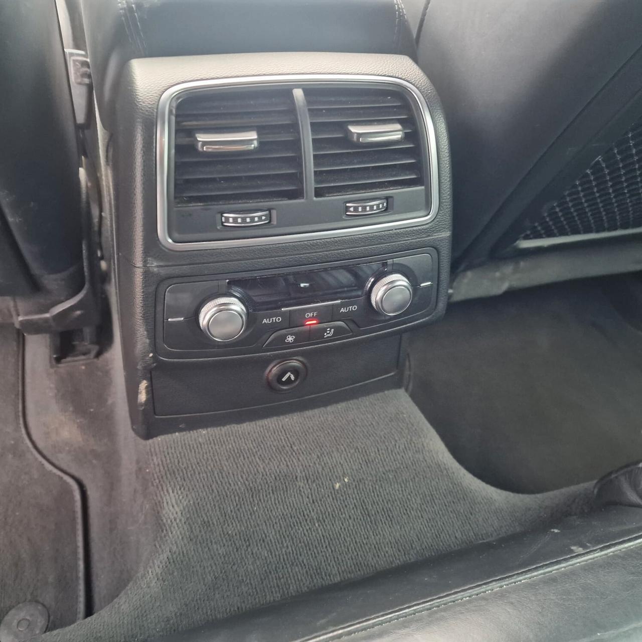 Audi A6 Avant 2.0 TDI 190 CV quattro S tronic S-line interno ed esterno