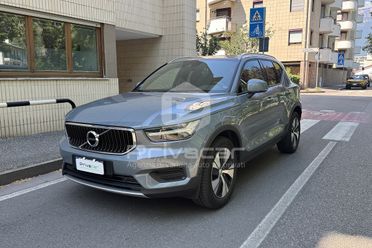 VOLVO XC40 T3 Momentum