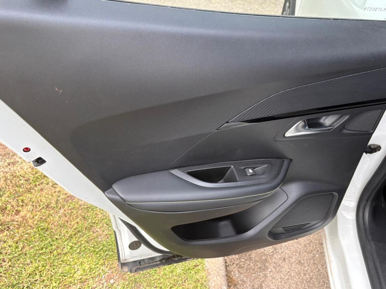 Peugeot 2008 motore elettrico 136 CV GT Pack