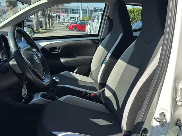 Toyota Aygo 1.0 VVT-i 69 CV 5 porte x-cool