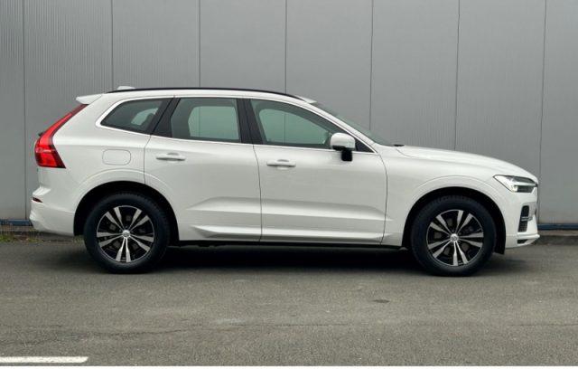 VOLVO XC60 B4 (d) Geartronic Momentum Pro