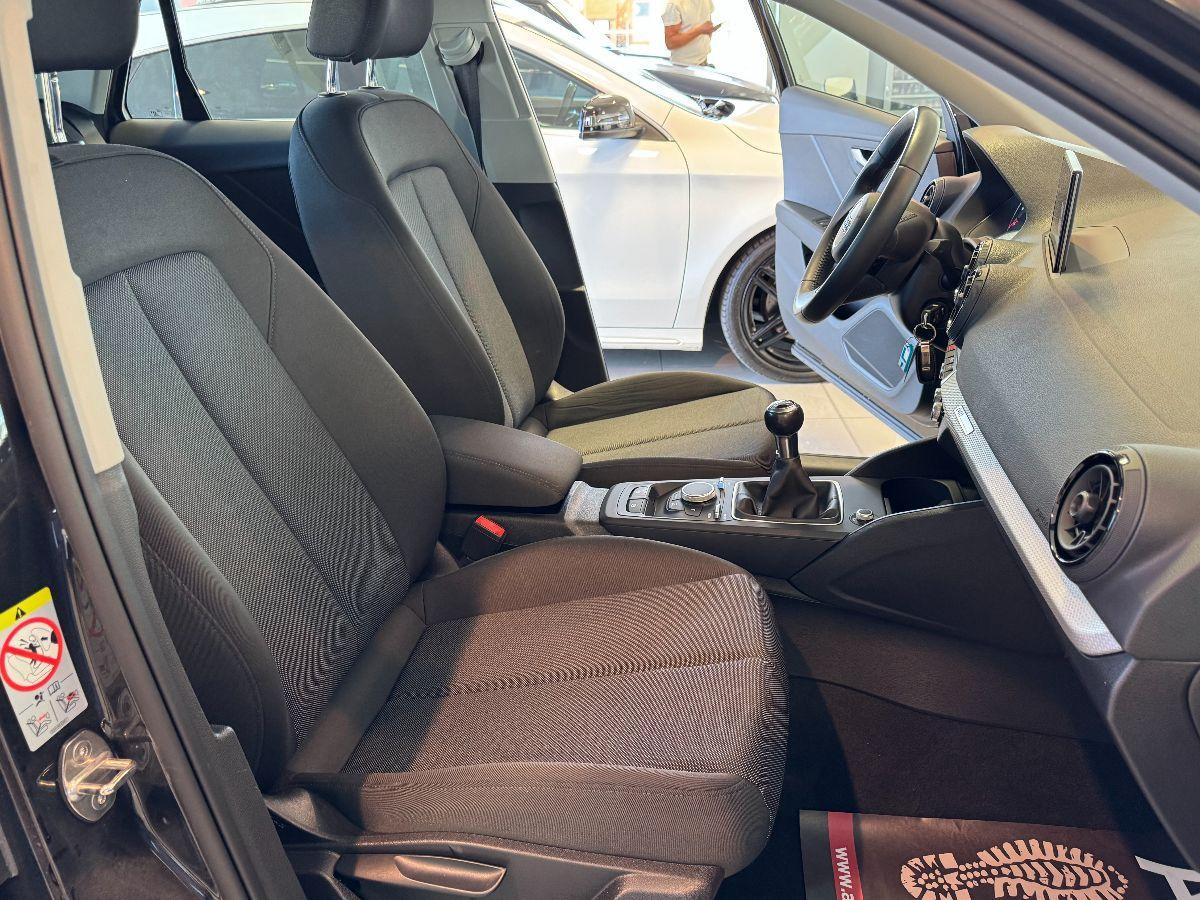 AUDI Q2 1.6 TDI Edition Fari Led Dinamici
