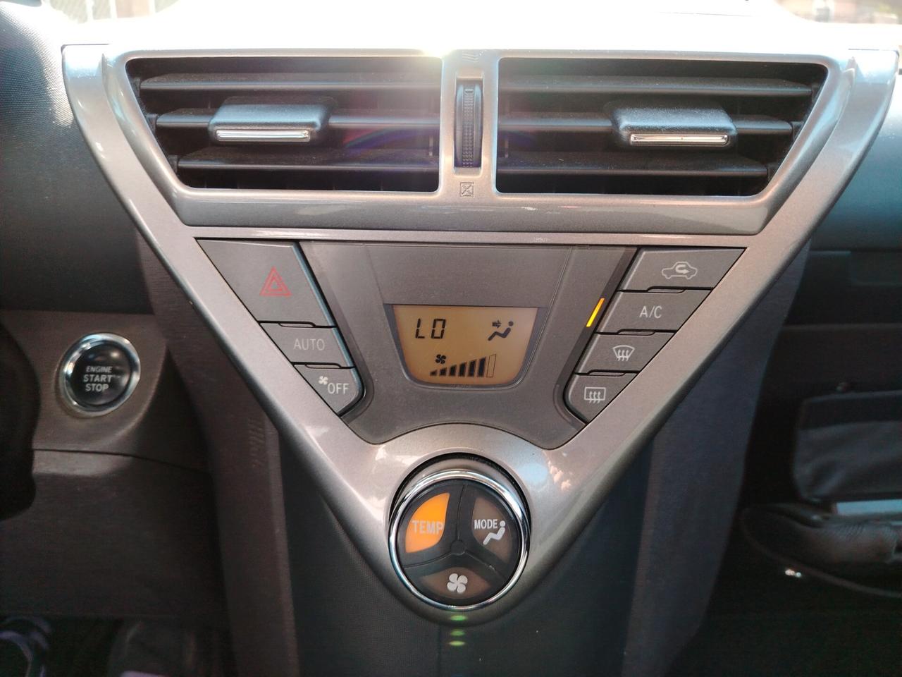 Toyota iQ 1.0 Sol