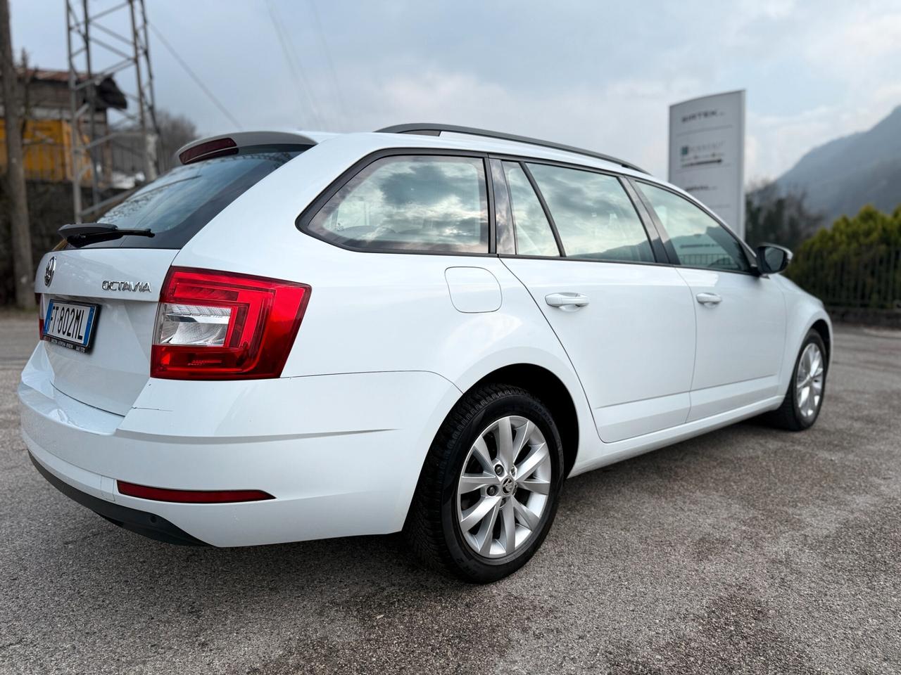 Skoda Octavia 1.6 TDI CR 115 CV DSG Wagon Executive