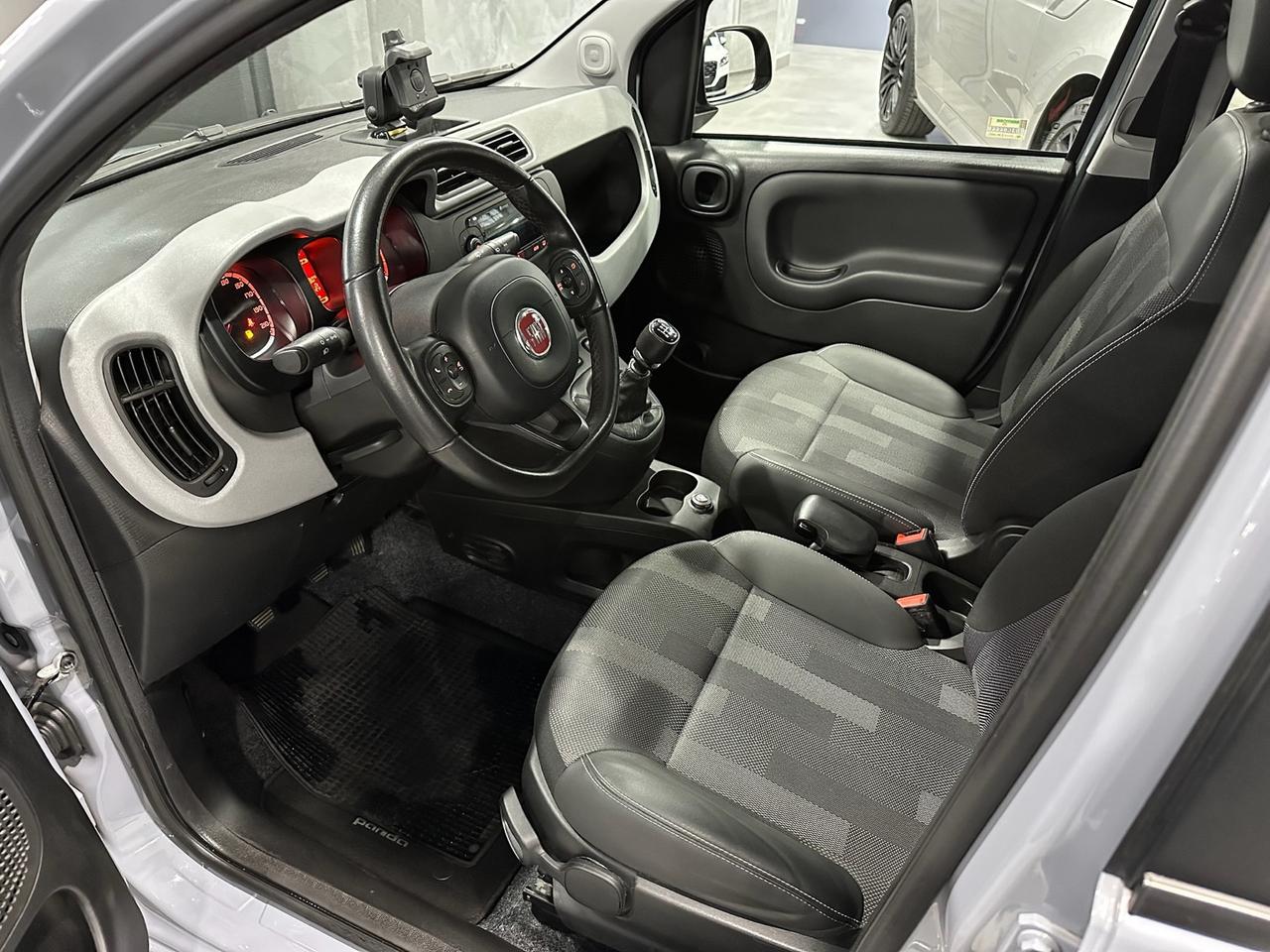 FIAT PANDA 1.2 69CV CITY CROSS 64.000KM NEOPATENTATI PRONTA CONSEGNA