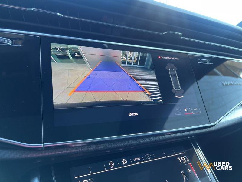 Audi Q8 RS TFSI V8 quattro tiptronic
