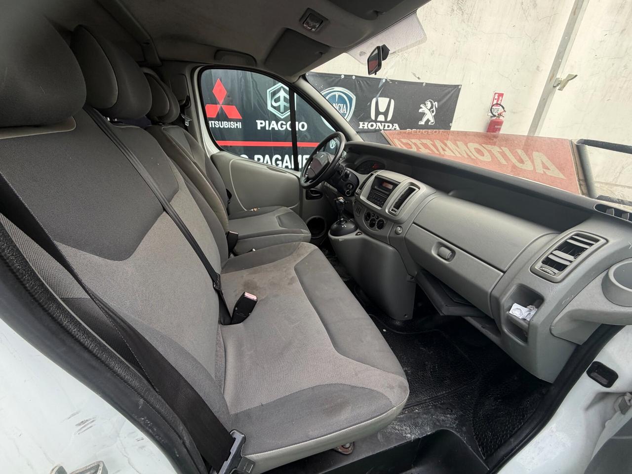 Renault Trafic 2008 2.0 dCi 9 POSTI LEGGI TUTTO!