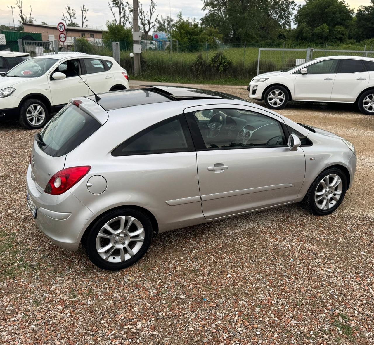 Opel Corsa 1.2 3 porte Sport Neopatentati