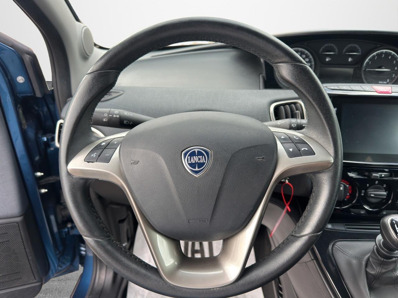 Lancia Ypsilon 1.0 FireFly 5 porte S&S Hybrid Gold