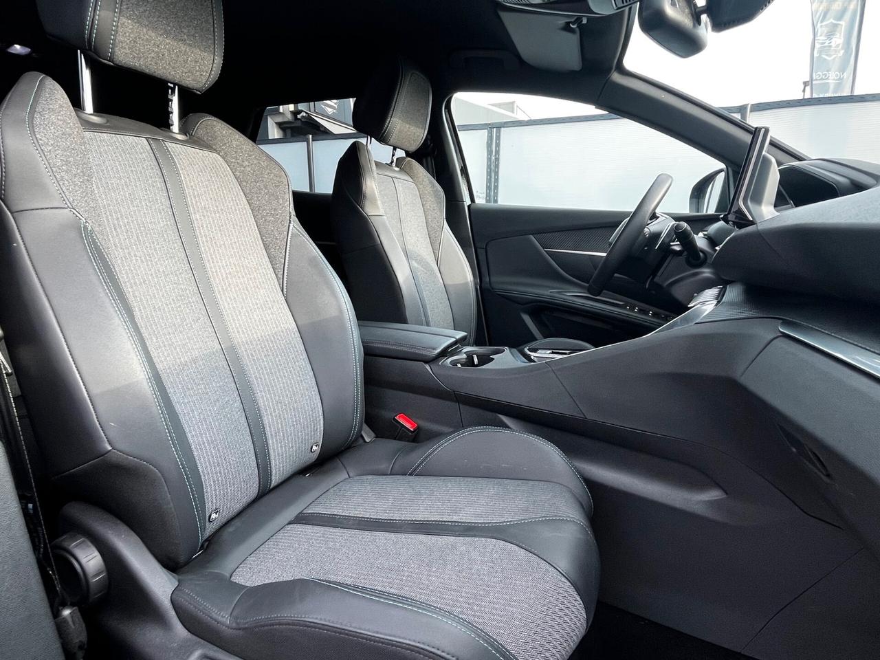 Peugeot 3008 BlueHDi 130 S&S EAT8 Allure Pack