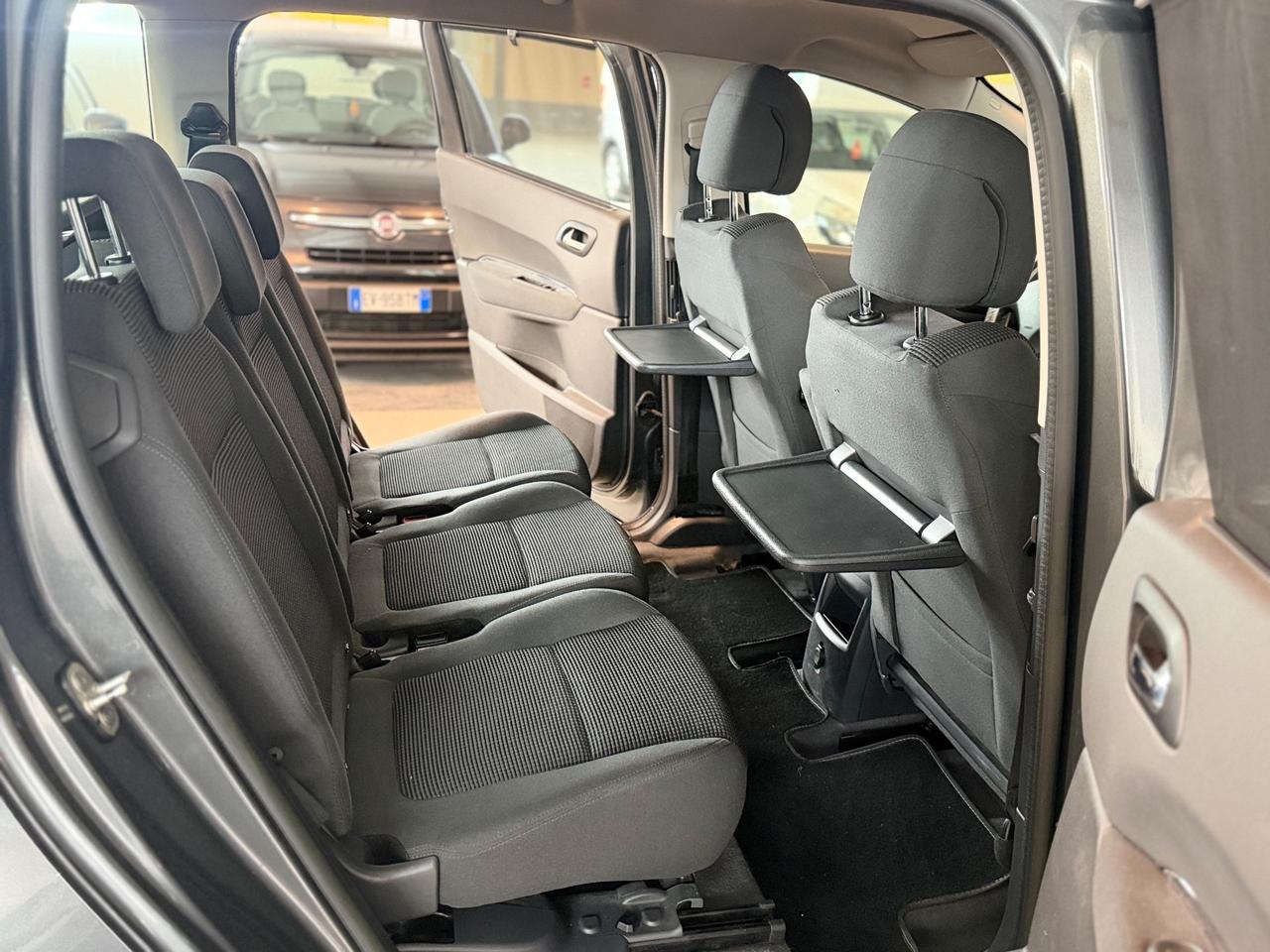 Peugeot 5008 1.6 HDi 115CV 7Posti Neopatentati