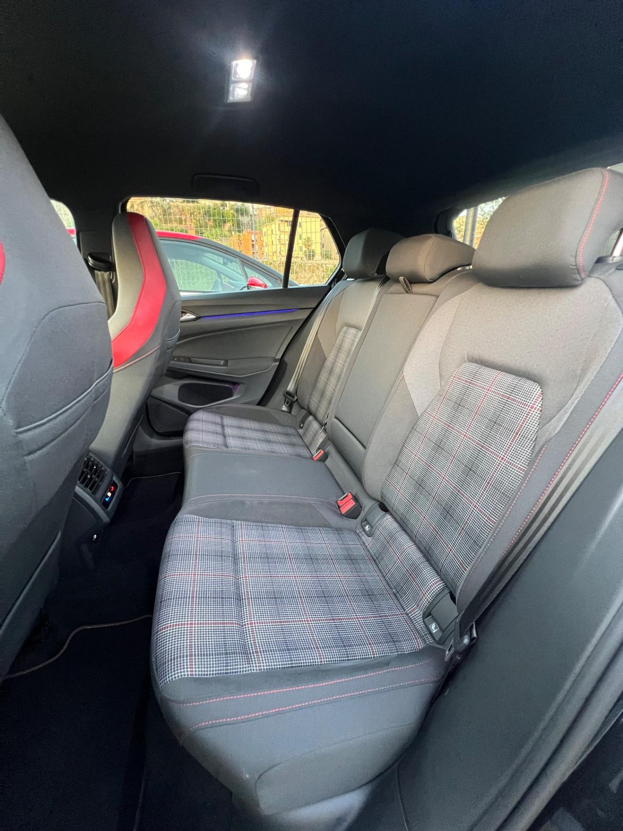 Volkswagen Golf GTI 2.0 TSI DSG