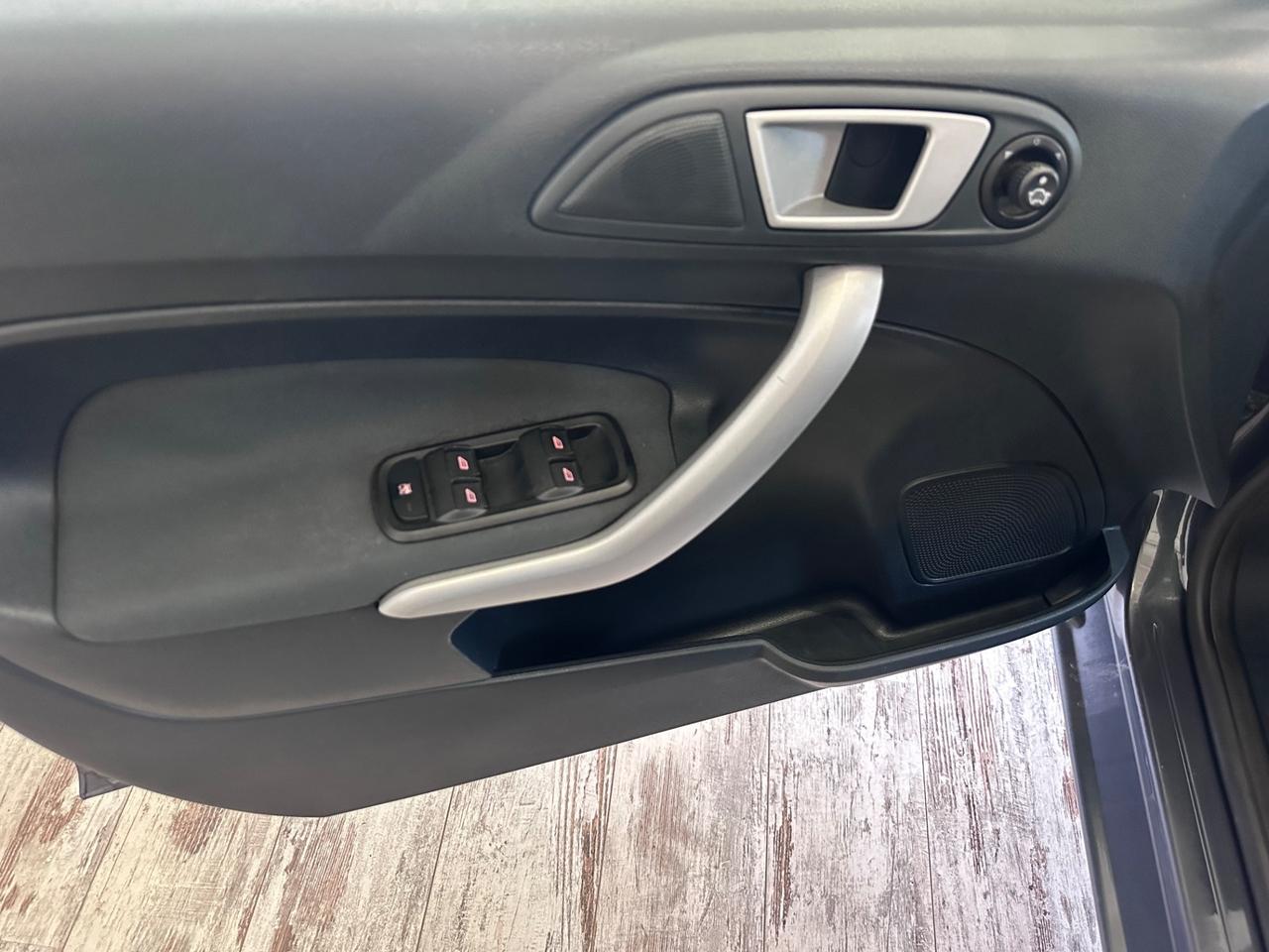 Ford Fiesta Ikon 1.4 TDCi 5 porte Ok neopatentati