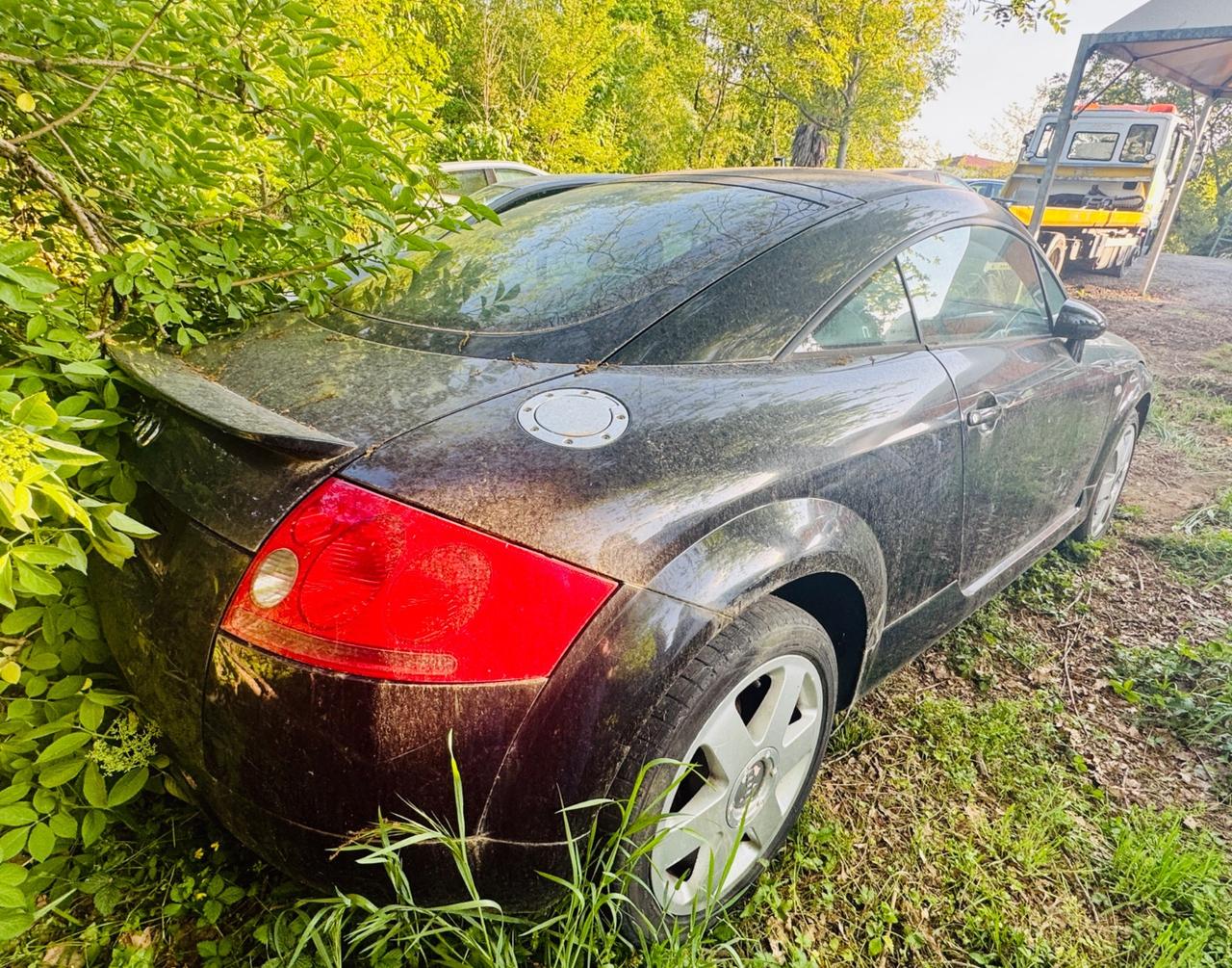 Audi TT Coupé 1.8 T 20V 179CV Per Ricambi anche intera