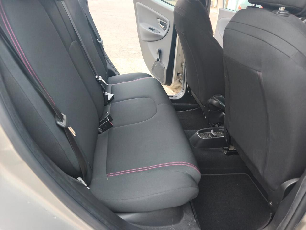 Lancia Ypsilon 2014---1.2 Benzina Neopatentati