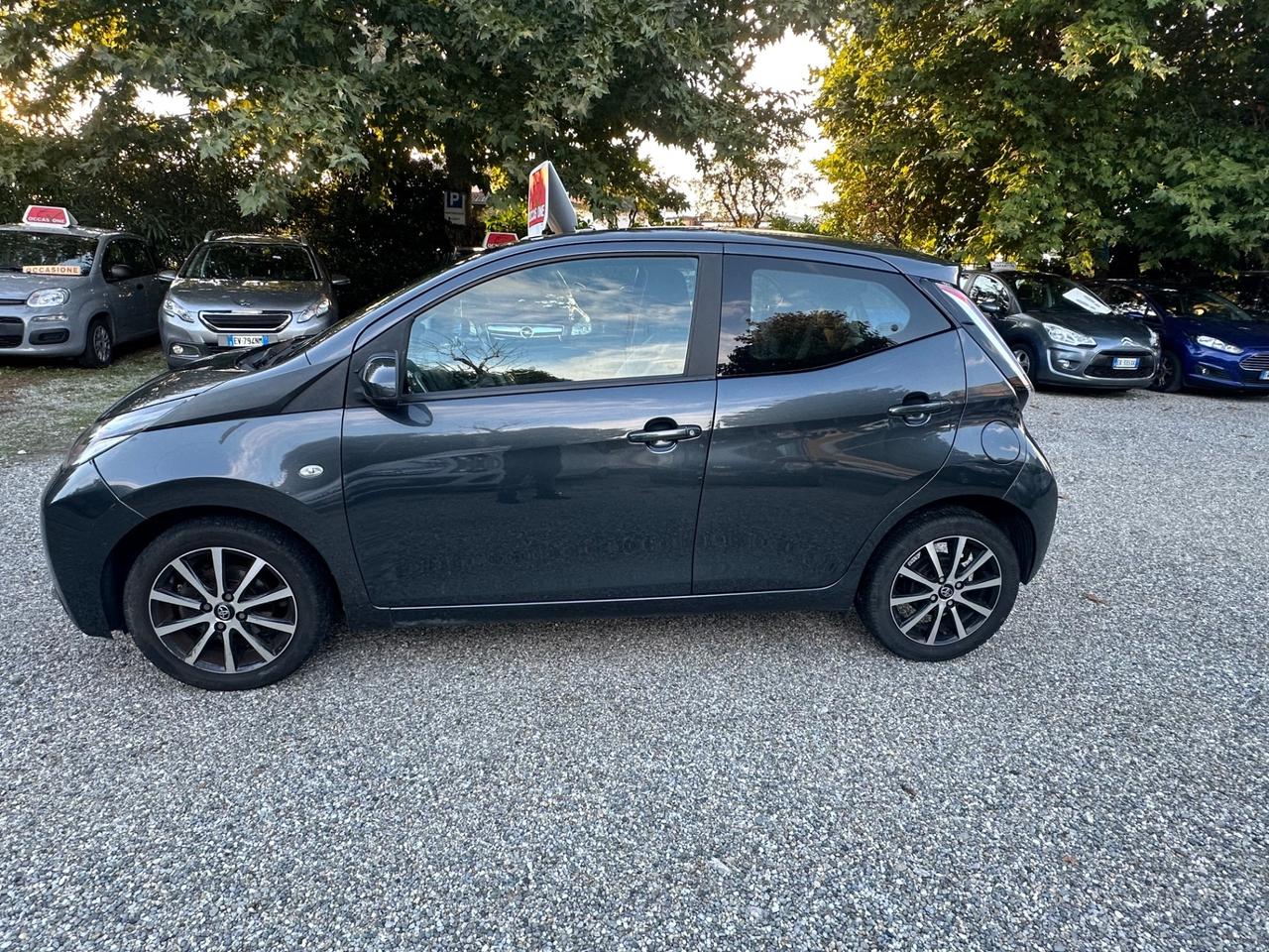 Toyota Aygo 1.0 VVT-i 69 CV 5 porte x-cite