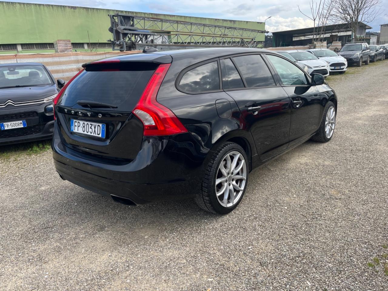Volvo V60 D3 Geartronic R-design 2018 2.0 DIESEL 108.000 KM