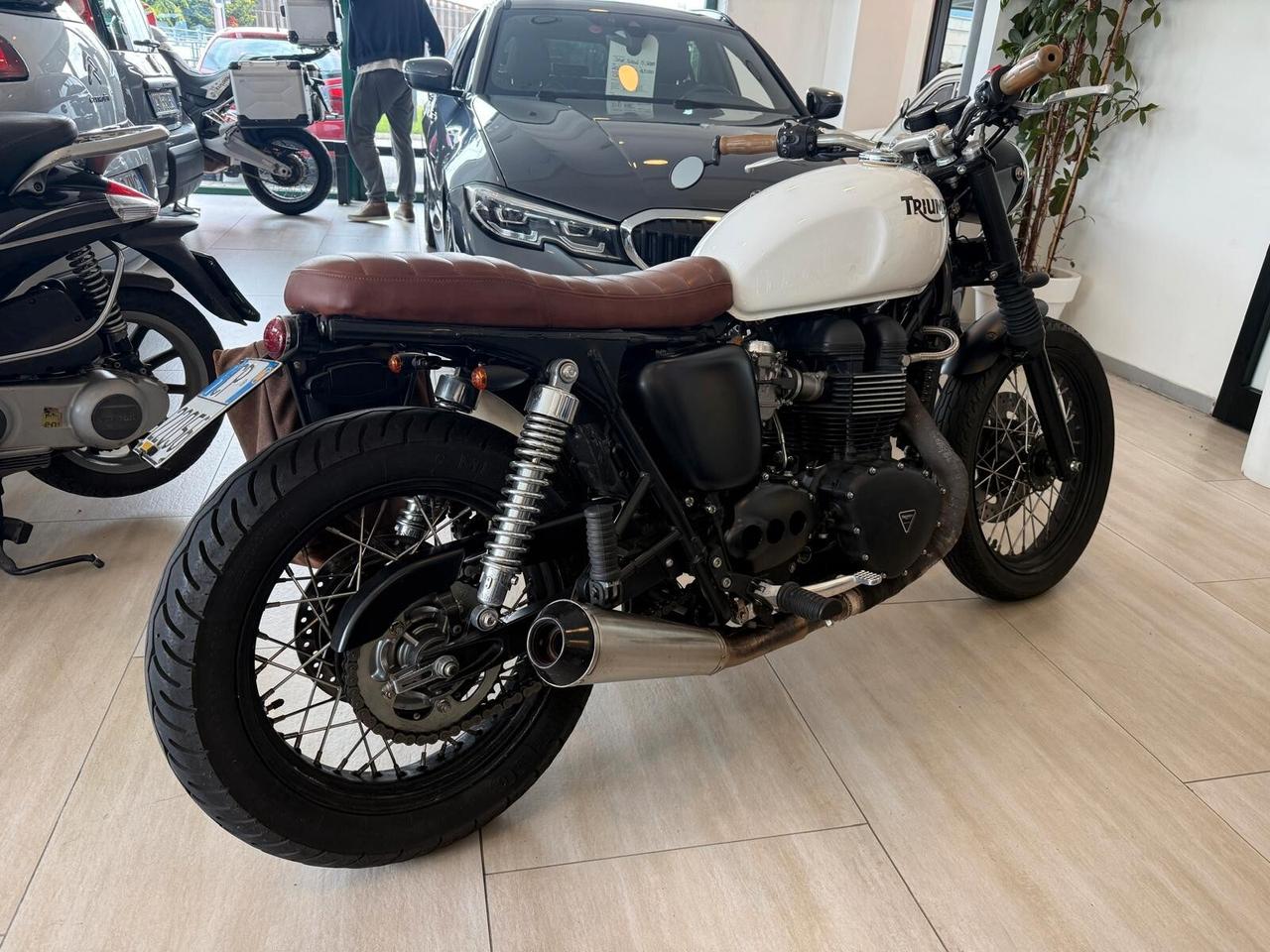 Triumph Bonneville 800 cafe racer carburatore
