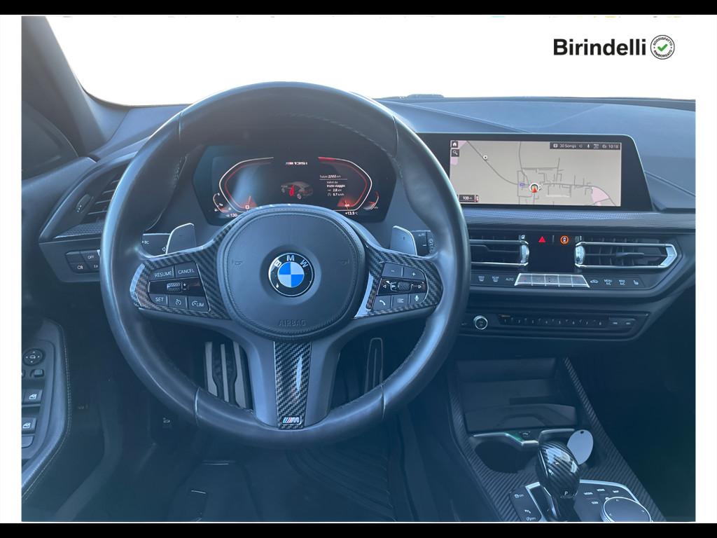 BMW Serie 1 (F40) - M 135i xDrive