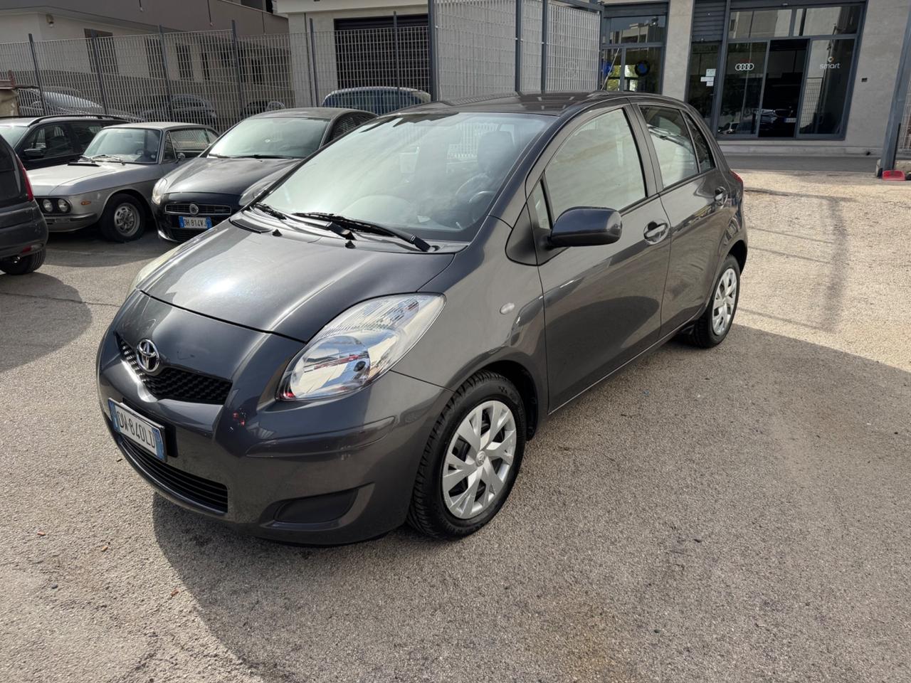 Toyota Yaris 1.0 5 porte